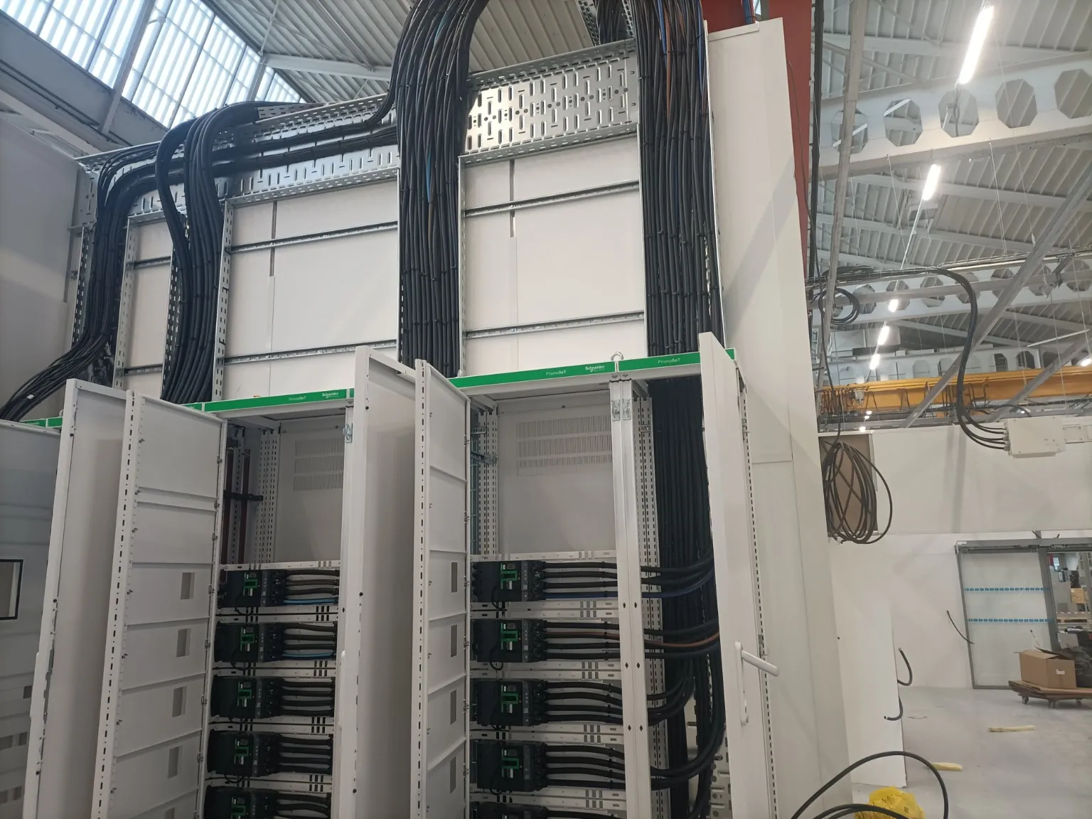 Armoires électriques et distribution par Azurelec Provence
